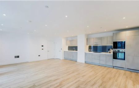 2 Bedroom 2 Bathroom - Photo 2