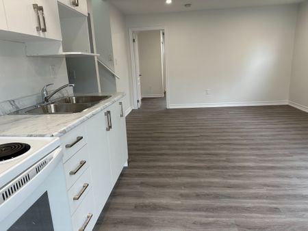 For Lease - 158 Keefer Road, Thorold, Ontario - Photo 3