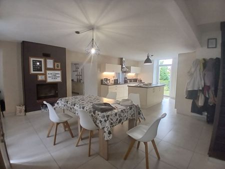 Location maison 6 pièces, 160.00m², Saint-Laurent-sur-Sèvre - Photo 2