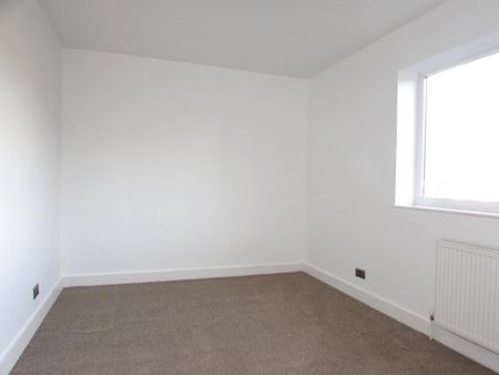 3 bedroom end of terrace house to rent - Photo 5