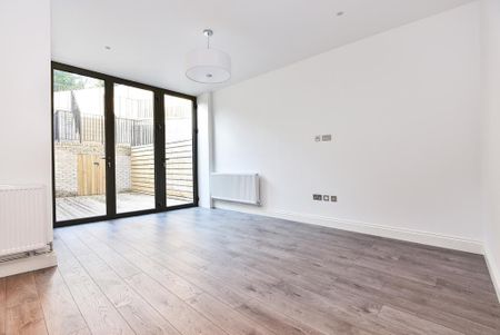 2 bedroom flat to rent - Photo 3