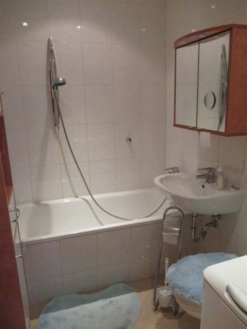 Schmuckstück: Möblierte 2-Raum-Wohnung mit Aufzug - Photo 5