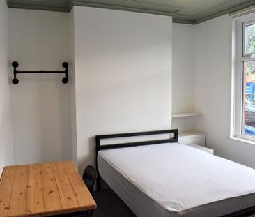 3 bedroom terraced house to rent - Photo 6