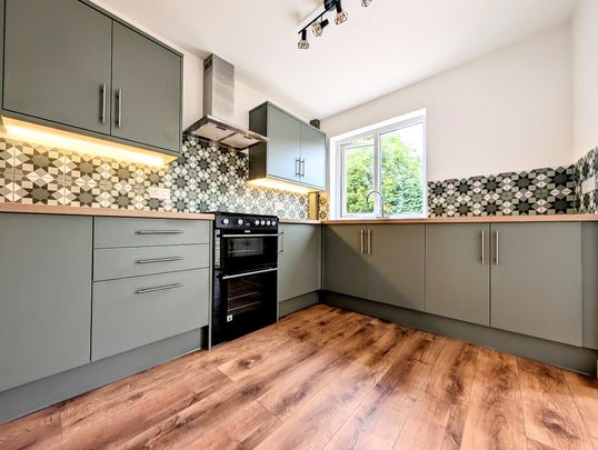 Bryntirion, Mountain Ash, Ynysboeth - Photo 1