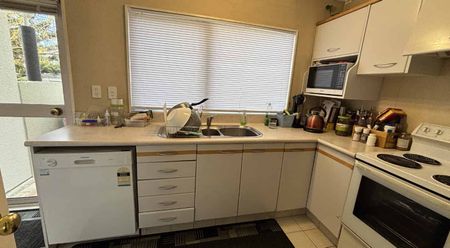 2-Bedroom Townhouse in Mount Cook - Photo 4