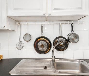 1 Bed Flat, Shirland Road, W9 - Photo 2