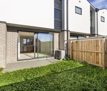 Brand new home in a great location! - Photo 1