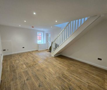 2 bedroom maisonette to rent - Photo 2