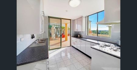 Villa-Style Terrace 2 Bedroom Apartment - Photo 3