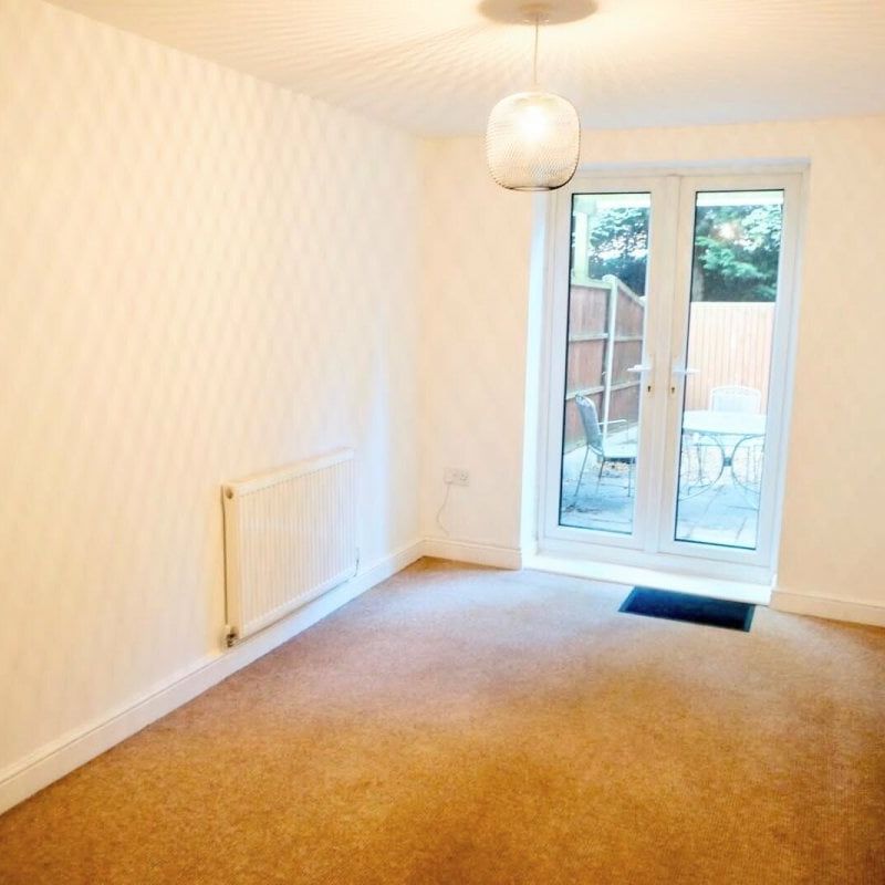 Chesterfield, Old whittington - Photo 1