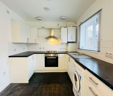 3 bedroom semi-detached house to rent - Photo 6