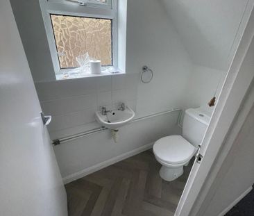 4 bedroom detached house to rent - Photo 6