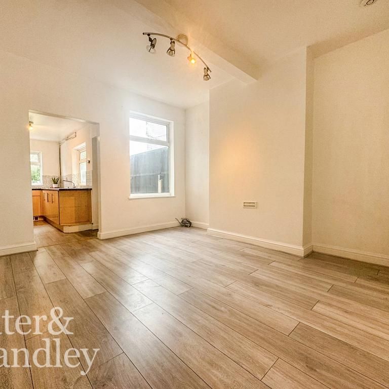 2 bedroom terraced house to rent - Photo 1