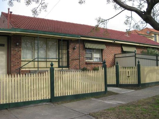 3 Overman Court, Essendon VIC 3040 - Photo 1