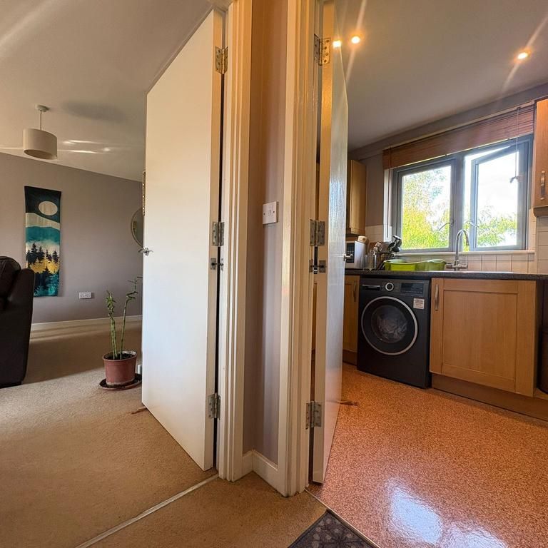 1 bedroom in a flat share to rent - Photo 1