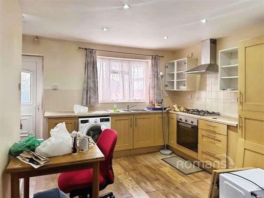 Blackamoor Lane, Maidenhead, SL6 - Photo 1