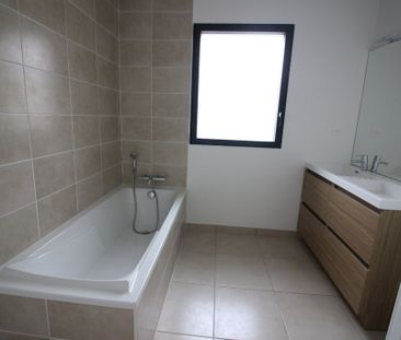 Location Maison 5 pièces 109m² - Photo 2