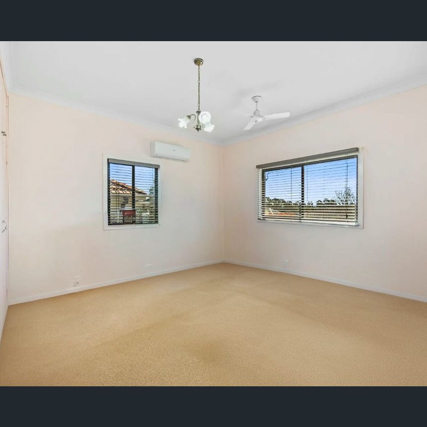 FAMILY LIVING IN THE HEART OF TOWN - Photo 1