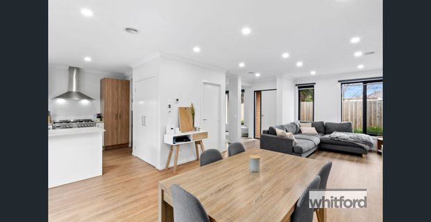 Stylish & Modern! - Photo 1