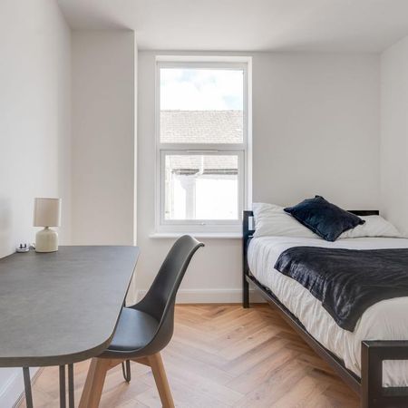 6 bedroom house to rent - Photo 3