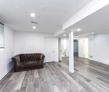 For Lease - 14 Paramount Place, Brampton, Ontario - Photo 3