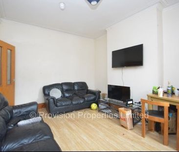 7 Bedroom Student Houses Leeds - Photo 2