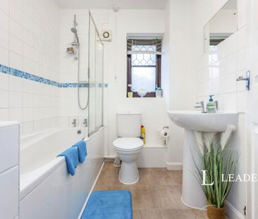 2 bedroom end of terrace house to rent - Photo 1