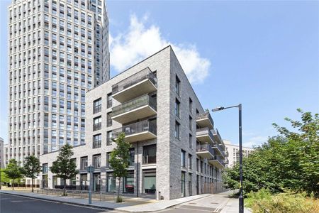 Blackfriars Circus is the perfect Zone 1 location, well connected for easy access around central London. Nearby Underground and Rail stations. - Photo 2