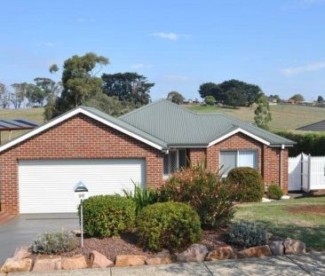 Ideal Family Home - Photo 1