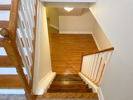 For Lease - 1013A College Street, Toronto, Ontario - Photo 1