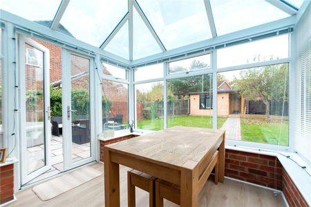 Colbeck, Church Crookham, Fleet, GU52 - Photo 4