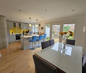 3 bedroom terraced house to rent - Photo 6