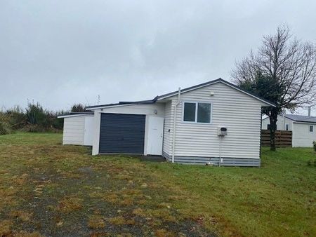Tidy Bedsit in Waimarino - Long-Term - Photo 2