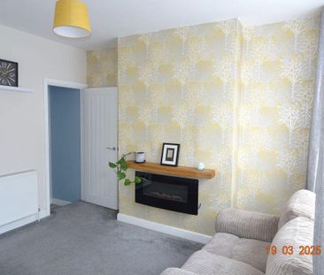 3 bedroom terraced house to rent - Photo 2