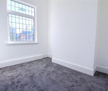 3 bedroom end of terrace house to rent - Photo 2