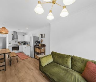 2 bedroom ground floor flat to rent - Photo 4