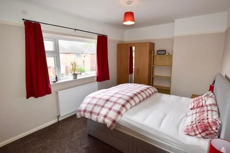2 bedroom semi-detached house to rent - Photo 5