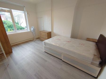 4 bedroom terraced house to rent - Photo 4