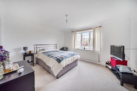 4 bedroom detached house to rent - Photo 5