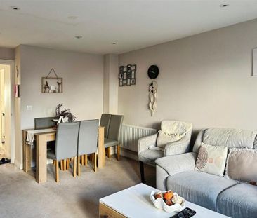 2 bedroom terraced house to rent - Photo 4