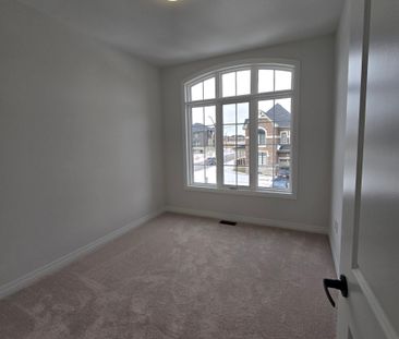 For Lease - 45 Auckland Drive, Whitby, Ontario - Photo 4