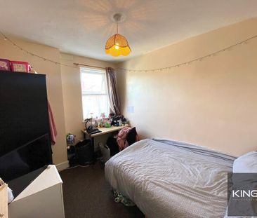 4 bedroom terraced house to rent - Photo 5