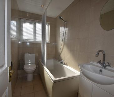 2 bedroom semi-detached house to rent - Photo 5