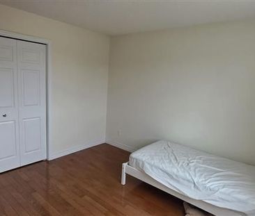 For Lease - 912 Grenfell Drive, London North, Ontario - Photo 6