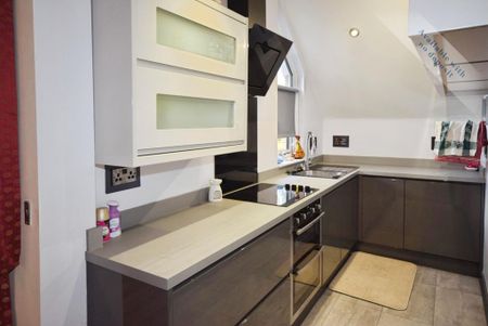 3 bedroom end of terrace house to rent - Photo 4