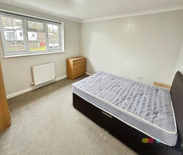 6 bedroom detached house to rent - Photo 3