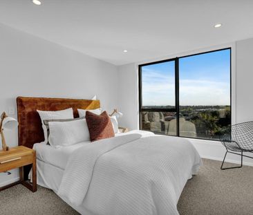 Architecturally designed townhouse - Photo 6