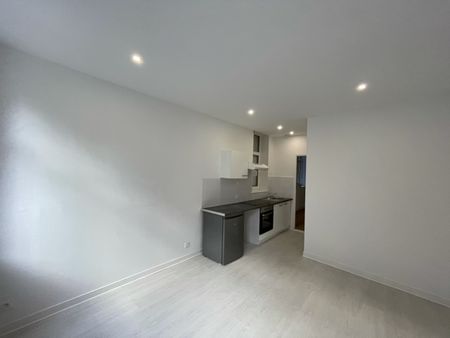 T2 situé 20 rue de Jemmapes dans le Vieux Lille. réf 5685 - Photo 4