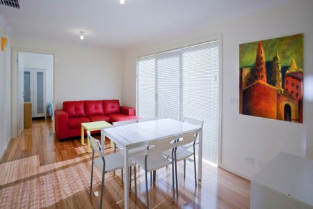 5-bedroom shared house, Finch St - Photo 5