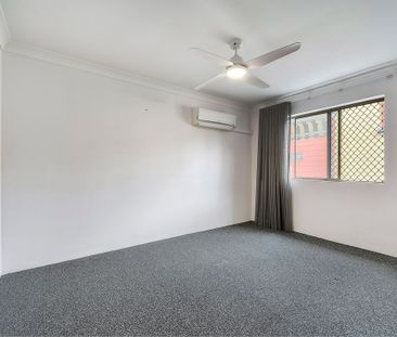 Spacious Unit and Perfect location! - Photo 5